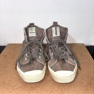 Cariuma Pantone Unisex Beige Tan High-Top Sneakers Men's 6.5 Women's 8 Lace Up